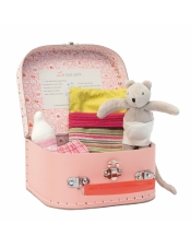 La Grand Famille Мышонок-малыш со спальными принадлежностями в чемоданчике